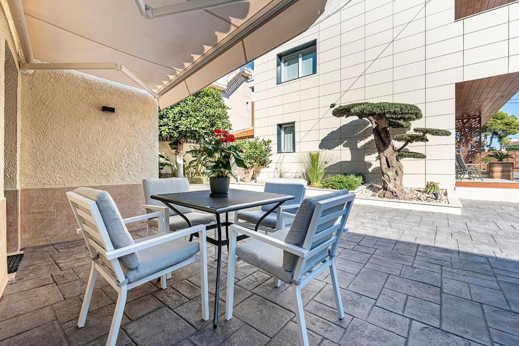 Lusso E Relax Con Piscina A 2 Minuti Dal Mare Apartment Miami Playa Exterior photo