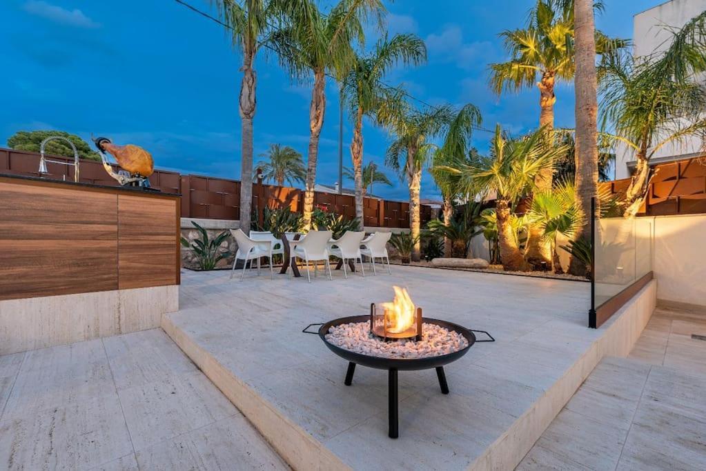 Lusso E Relax Con Piscina A 2 Minuti Dal Mare Apartment Miami Playa Exterior photo