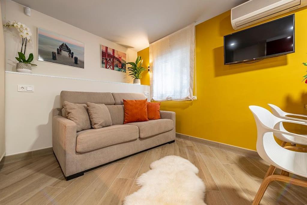 Lusso E Relax Con Piscina A 2 Minuti Dal Mare Apartment Miami Playa Exterior photo