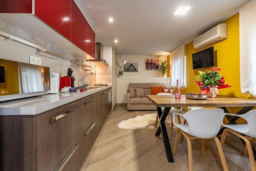 Lusso E Relax Con Piscina A 2 Minuti Dal Mare Apartment Miami Playa Exterior photo