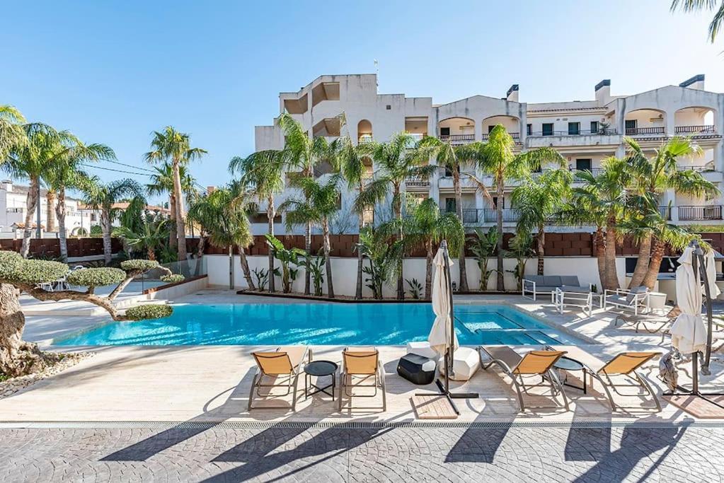 Lusso E Relax Con Piscina A 2 Minuti Dal Mare Apartment Miami Playa Exterior photo